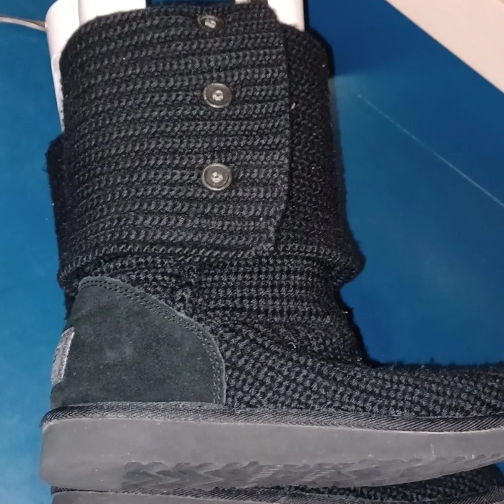 UGG questions leave
